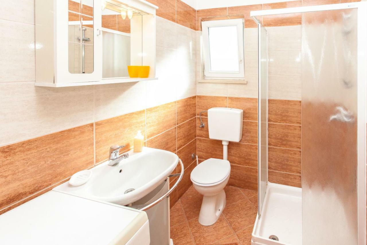 Casa Lidija Apartment Ровин Екстериор снимка