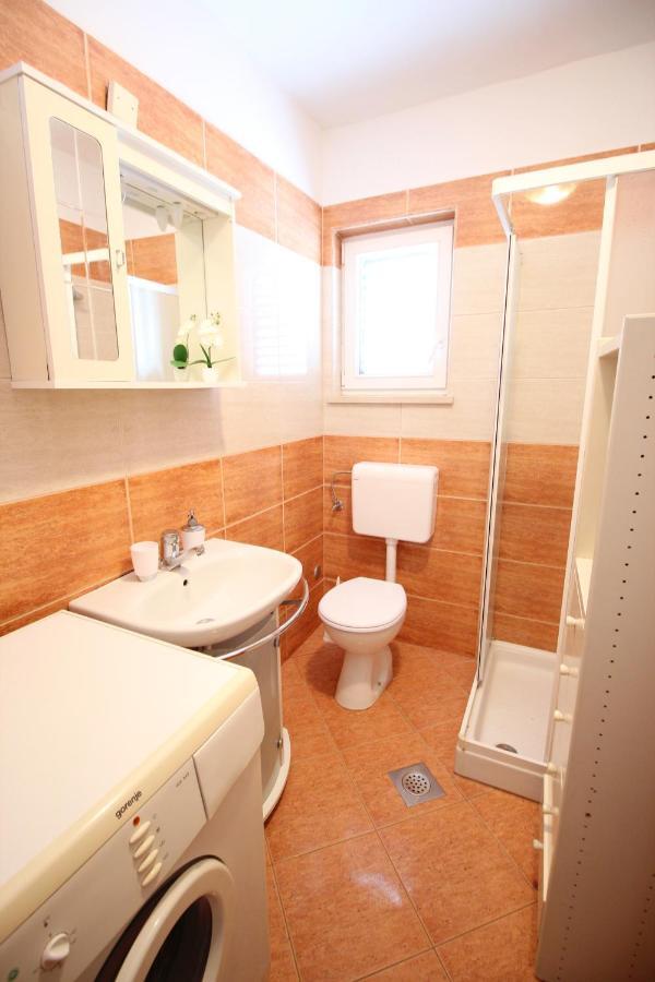 Casa Lidija Apartment Ровин Екстериор снимка